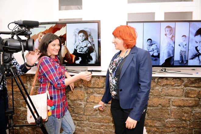 В Баку прошла выставка "Чужих детей не бывает!" (ФОТО)