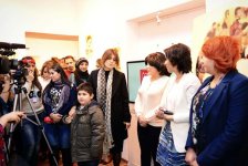 В Баку прошла выставка "Чужих детей не бывает!" (ФОТО)