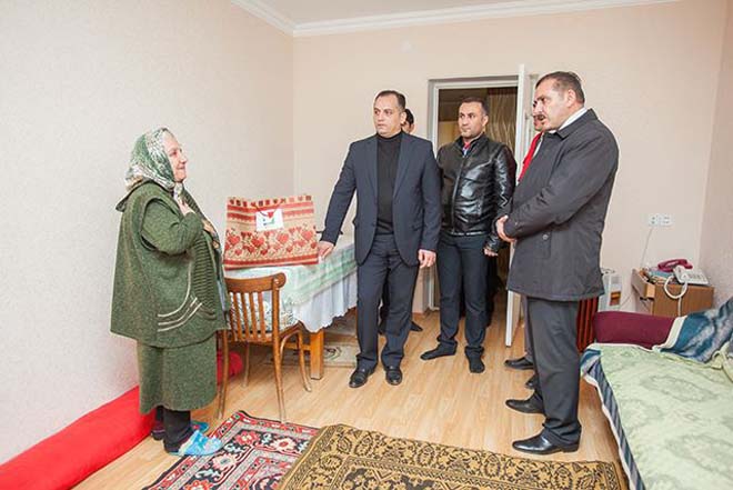 Красный полумесяц и Центр культуры "12 May" провели благотворительную акцию (фото)