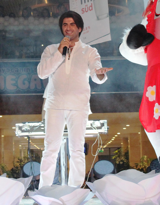 ТОП-20 самых стильных азербайджанских телеведущих-мужчин 2013 года (ФОТО)