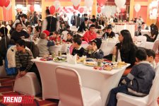 В Баку певцы и спортсмены провели для детей праздничный вечер "Мы вместе!" (ФОТО)