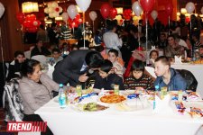 В Баку певцы и спортсмены провели для детей праздничный вечер "Мы вместе!" (ФОТО)