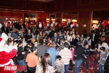 В Баку певцы и спортсмены провели для детей праздничный вечер "Мы вместе!" (ФОТО)