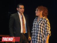 Премьера в бакинском ТЮЗе: спектакль о встрече, которая изменила судьбу (ФОТО)