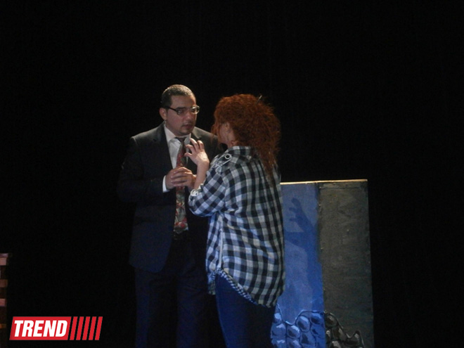 Премьера в бакинском ТЮЗе: спектакль о встрече, которая изменила судьбу (ФОТО)