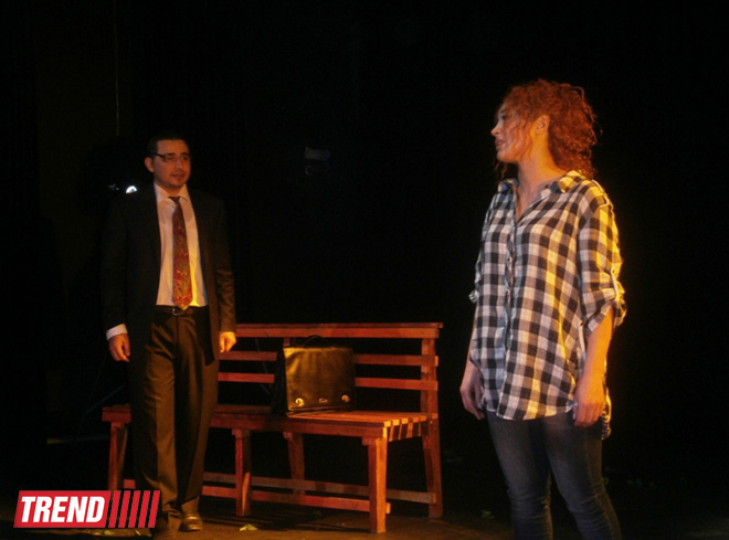 Премьера в бакинском ТЮЗе: спектакль о встрече, которая изменила судьбу (ФОТО)