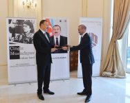 Президент Ильхам Алиев: Существующее в Азербайджане единство между властью и народом, сплоченность вокруг единых идей приведут к еще большим успехам (ФОТО)