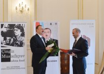 Президент Ильхам Алиев: Существующее в Азербайджане единство между властью и народом, сплоченность вокруг единых идей приведут к еще большим успехам (ФОТО)