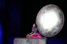 В Центре Гейдара Алиева представлен мюзикл "Мелодии Верийского квартала"  с участием звезд кино и театра Грузии (ФОТО)