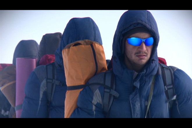 На участников реалити-шоу "Sinaq" в горах напали волки (ФОТО)