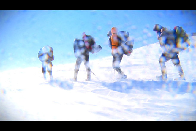 На участников реалити-шоу "Sinaq" в горах напали волки (ФОТО)