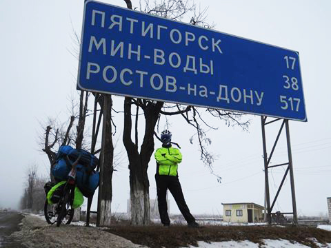 Рамиль Зиядов доехал до Пятигорска в условиях тумана и холода - мировое турне "Во имя Азербайджана" (ФОТО)