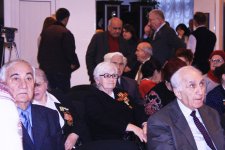 В Баку ветеранам-блокадникам Ленинграда вручены именные поздравления президента России (ФОТО)