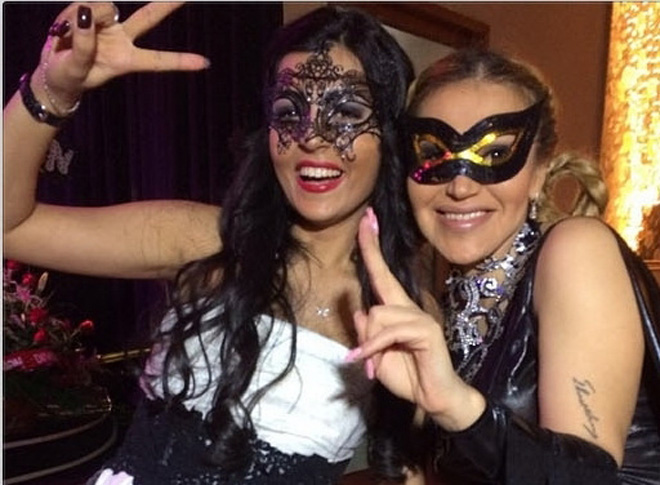 В Баку прошел карнавал теле- и радиоведущих, певцов и продюсеров (фото)