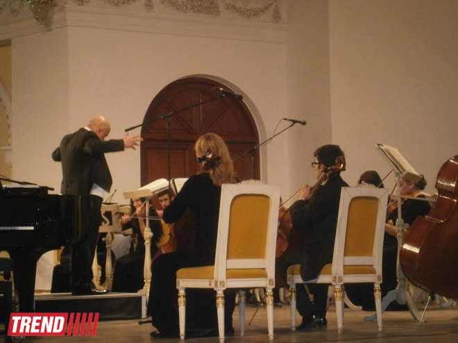 В Баку состоялся концерт камерного оркестра имени Гара Гараева: музыка Баха и Моцарта встречена бурными овациями (ФОТО)