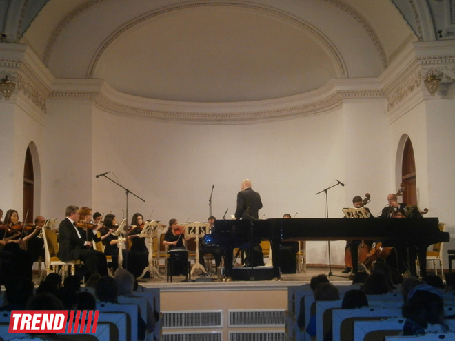 В Баку состоялся концерт камерного оркестра имени Гара Гараева: музыка Баха и Моцарта встречена бурными овациями (ФОТО)