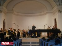 В Баку состоялся концерт камерного оркестра имени Гара Гараева: музыка Баха и Моцарта встречена бурными овациями (ФОТО)