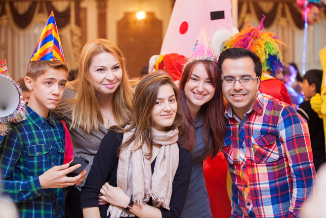 В Баку прошел праздничный вечер для детей "Мир, наполненный любовью сердец" (ФОТО)