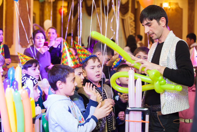 В Баку прошел праздничный вечер для детей "Мир, наполненный любовью сердец" (ФОТО)