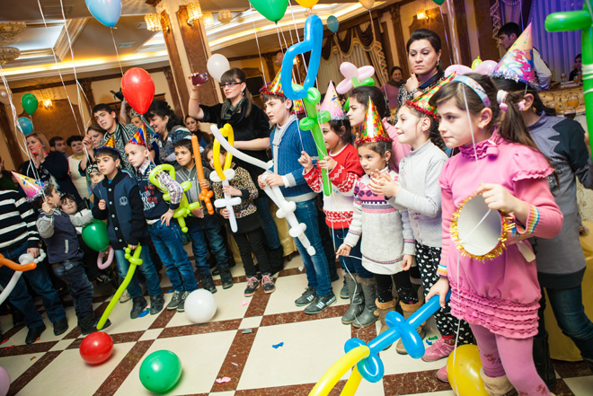 В Баку прошел праздничный вечер для детей "Мир, наполненный любовью сердец" (ФОТО)
