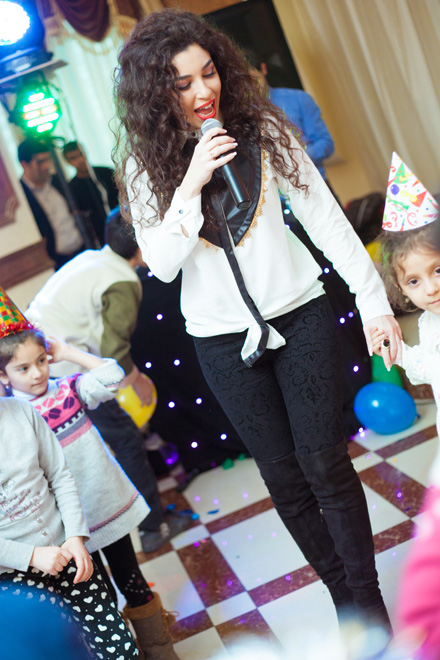 В Баку прошел праздничный вечер для детей "Мир, наполненный любовью сердец" (ФОТО)