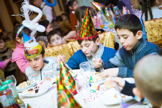 В Баку прошел праздничный вечер для детей "Мир, наполненный любовью сердец" (ФОТО)