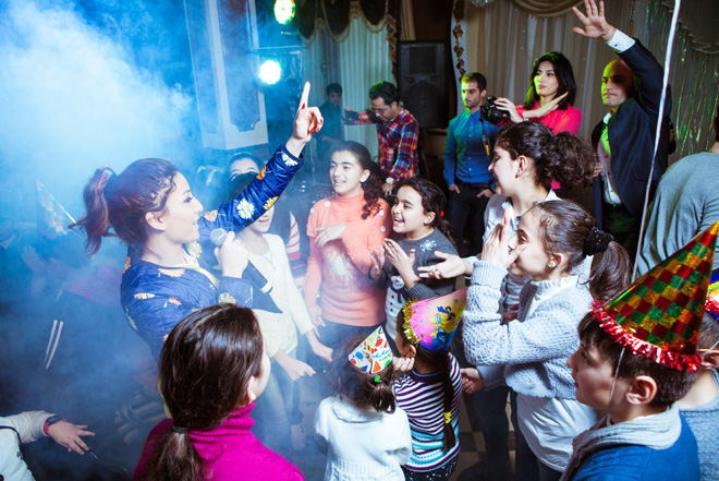 В Баку прошел праздничный вечер для детей "Мир, наполненный любовью сердец" (ФОТО)