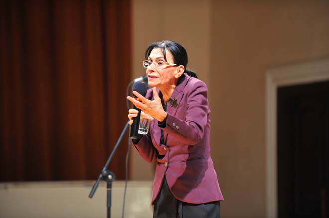 В Баку состоялся вечер известной турецкой писательницы Джемалнур Саргут (ФОТО)