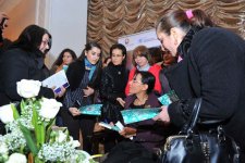 В Баку состоялся вечер известной турецкой писательницы Джемалнур Саргут (ФОТО)