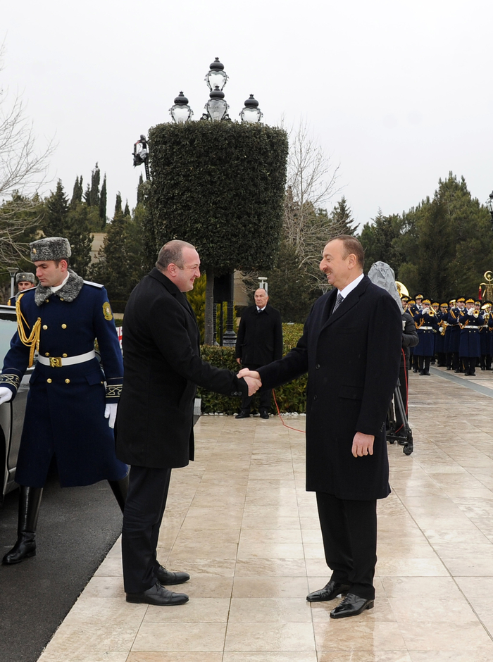 В Баку состоялась официальная церемония встречи Президента Грузии (ФОТО)
