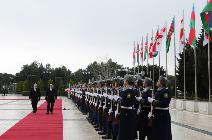 В Баку состоялась официальная церемония встречи Президента Грузии (ФОТО)