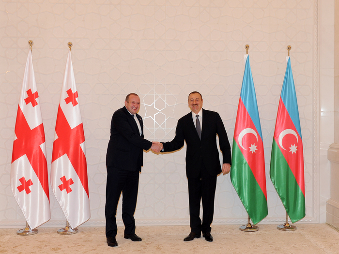 В Баку состоялась официальная церемония встречи Президента Грузии (ФОТО)