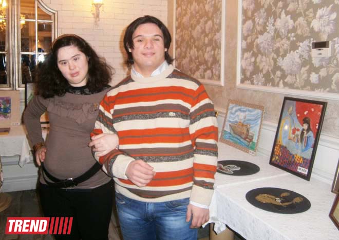 В Баку прошла выставка работ подростков с синдромом Дауна: Мир доброты и позитива (ФОТО)