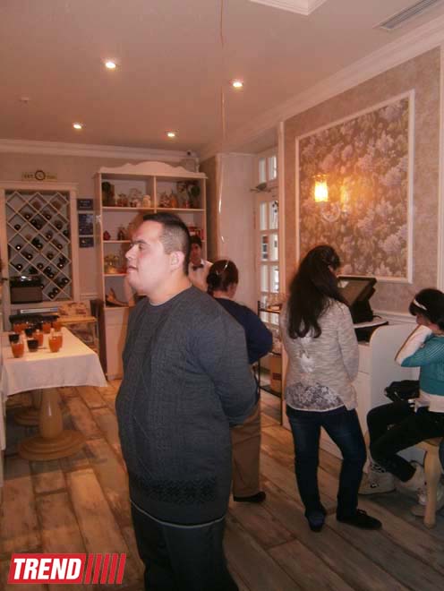 В Баку прошла выставка работ подростков с синдромом Дауна: Мир доброты и позитива (ФОТО)