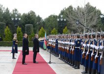 В Баку состоялась официальная церемония встречи Президента Грузии (ФОТО)