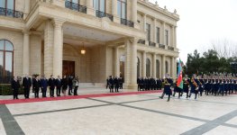 В Баку состоялась официальная церемония встречи Президента Грузии (ФОТО)