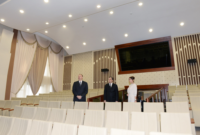 Президент Ильхам Алиев: В самые трудные годы Азербайджан сумел сохранить свою национальную музыку, обычаи, образ жизни (ФОТО)