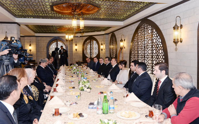 Президент Ильхам Алиев: В самые трудные годы Азербайджан сумел сохранить свою национальную музыку, обычаи, образ жизни (ФОТО)