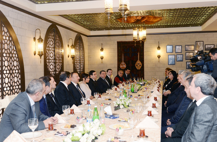 Президент Ильхам Алиев: В самые трудные годы Азербайджан сумел сохранить свою национальную музыку, обычаи, образ жизни (ФОТО)