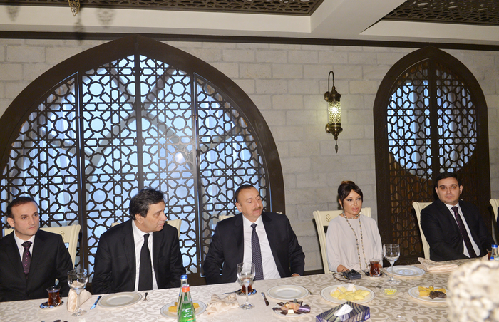 Президент Ильхам Алиев: В самые трудные годы Азербайджан сумел сохранить свою национальную музыку, обычаи, образ жизни (ФОТО)