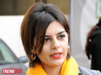 В Баку стартовала массовая акция в рамках проекта "Заменим каждый лист бумаги на листья" (ФОТО)