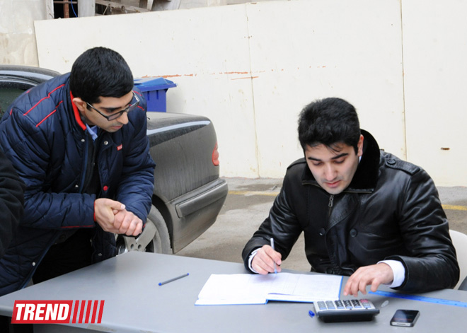 В Баку стартовала массовая акция в рамках проекта "Заменим каждый лист бумаги на листья" (ФОТО)