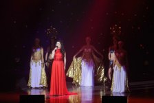 Гюнешь Абасовой вручена письменная благодарность министра культуры Беларуси (фото)