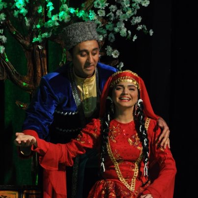 Коллектив бакинского ТЮЗа отправляется на гастроли (ФОТО)