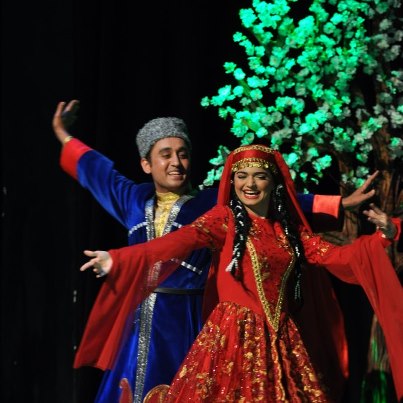 Коллектив бакинского ТЮЗа отправляется на гастроли (ФОТО)