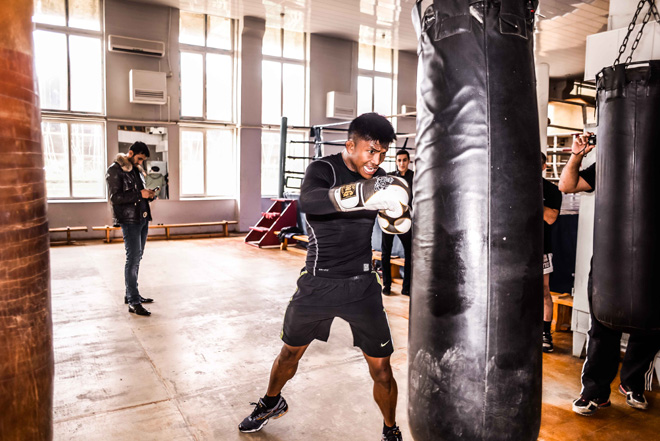 Двукратный победитель Мирового Гран-при по К-1 потренировался в Баку (фото)