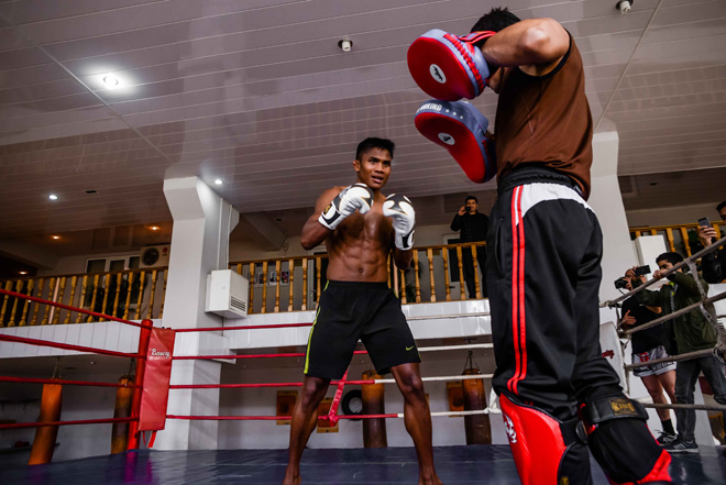 Двукратный победитель Мирового Гран-при по К-1 потренировался в Баку (фото)