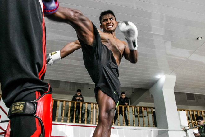 Двукратный победитель Мирового Гран-при по К-1 потренировался в Баку (фото)