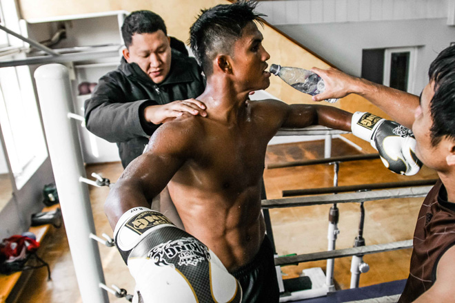 Двукратный победитель Мирового Гран-при по К-1 потренировался в Баку (фото)