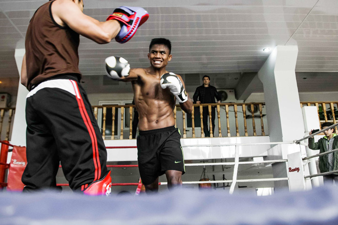 Двукратный победитель Мирового Гран-при по К-1 потренировался в Баку (фото)